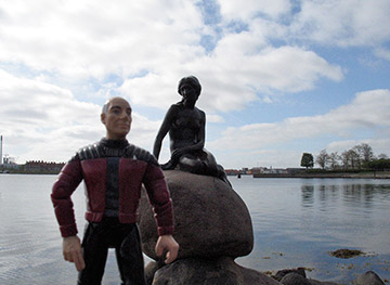 Jean Luc visits the Little Mermaid in Copenhagen